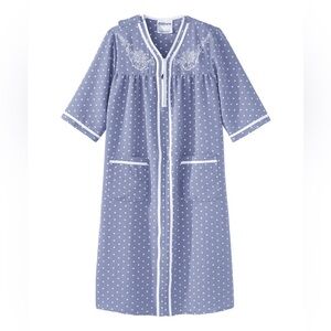 SILVERTS ⭐️ open back nightgown with quarter zip